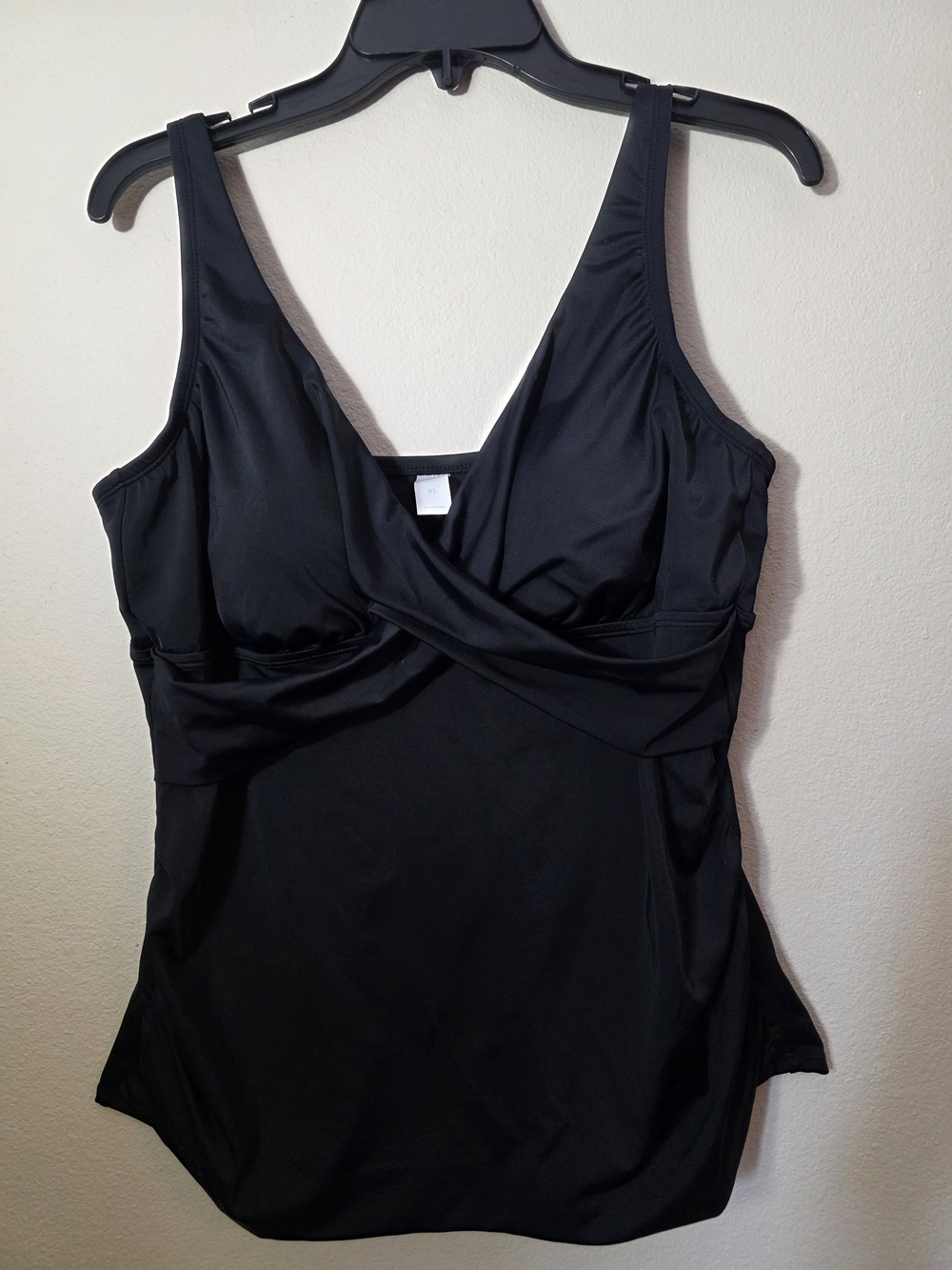 LIKE NEW Bal Harbour Crossover V-Neck Tankini Swim Top